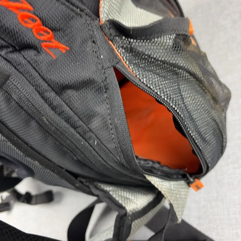 Zoot Shoulder Bag Mens One Size Black Hiking Pack Padded Straps 7 Pockets